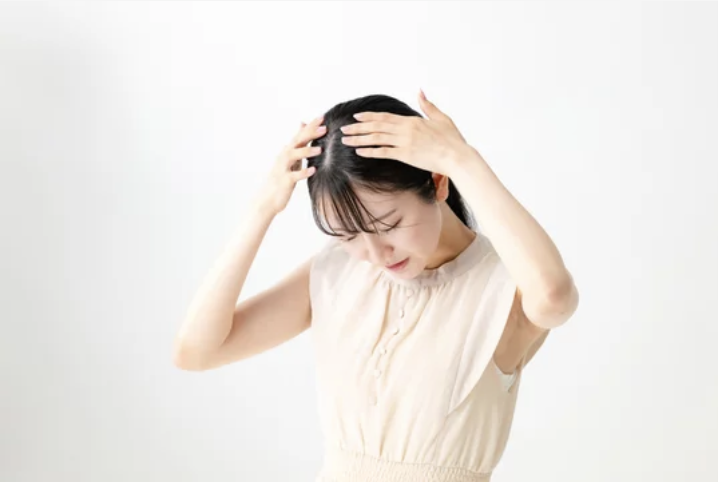 薄毛の女性