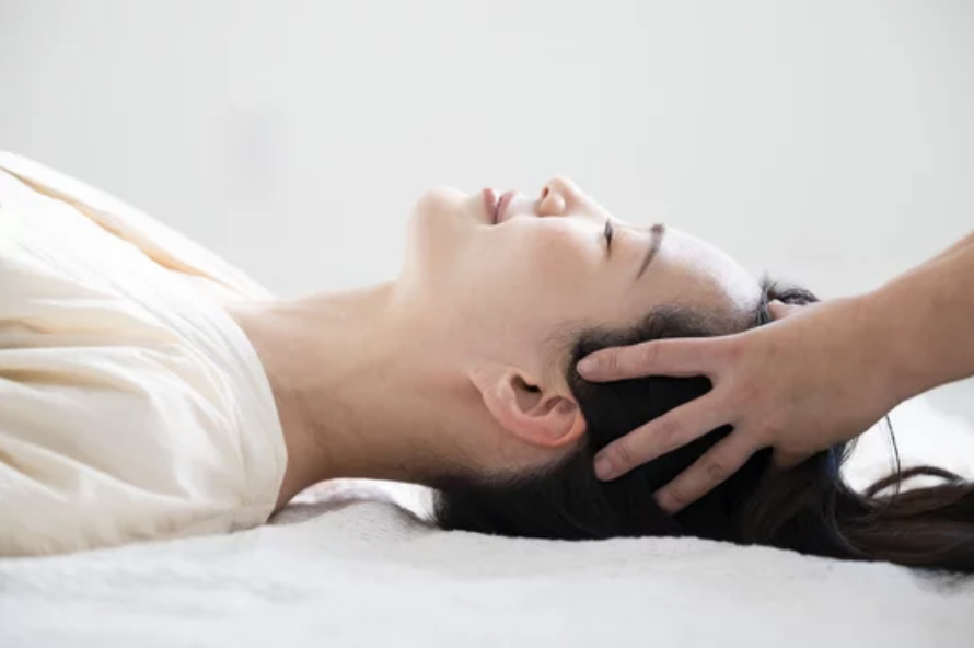 抜け毛対策に頭皮のツボマッサージの効果